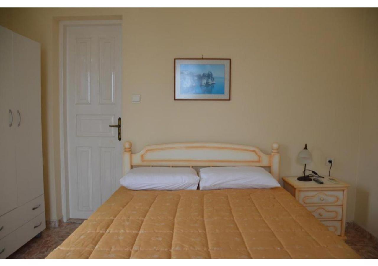 Kardoulis Rooms Triovasalos Екстер'єр фото